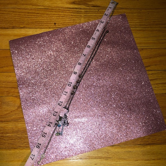 π Mini Key Heart Clasp Charm Necklace - Picture 4 of 12